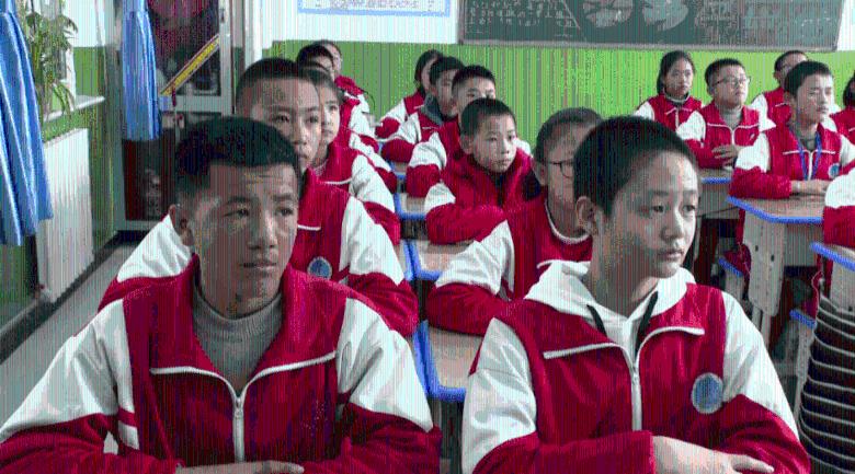 解惑小蜗牛,应届毕业生就业下沉,回县城考公能解决应届生失业问题吗?是个好选择嘛?问答在线平台